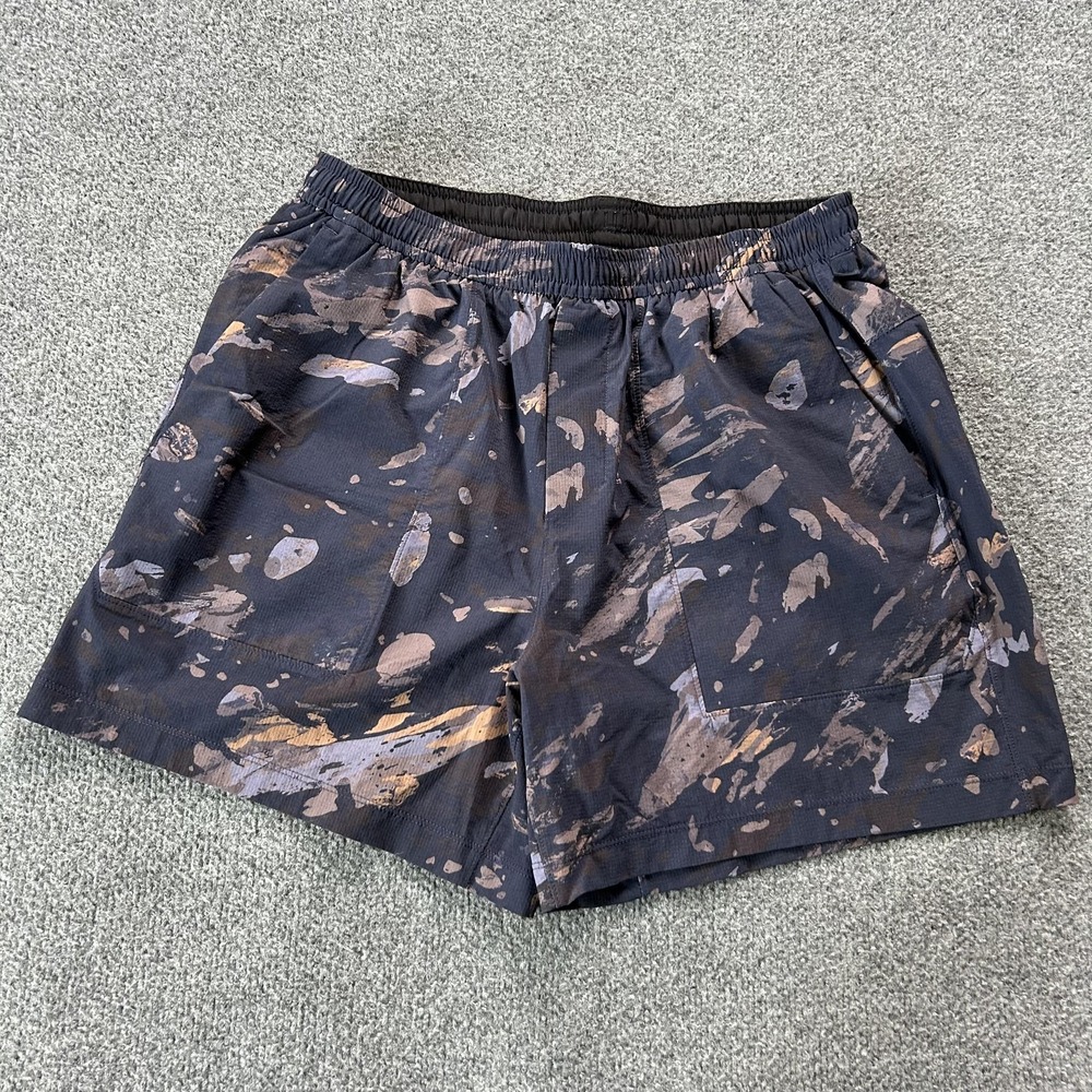 Lululemon Shorts Mens Large Black Camo Run Training 5 Inseam Lightweight Stretch